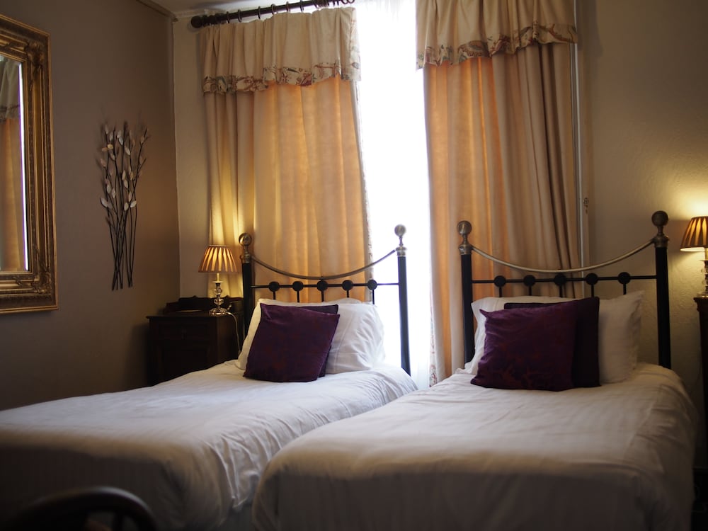 Фото The Coach House Canterbury