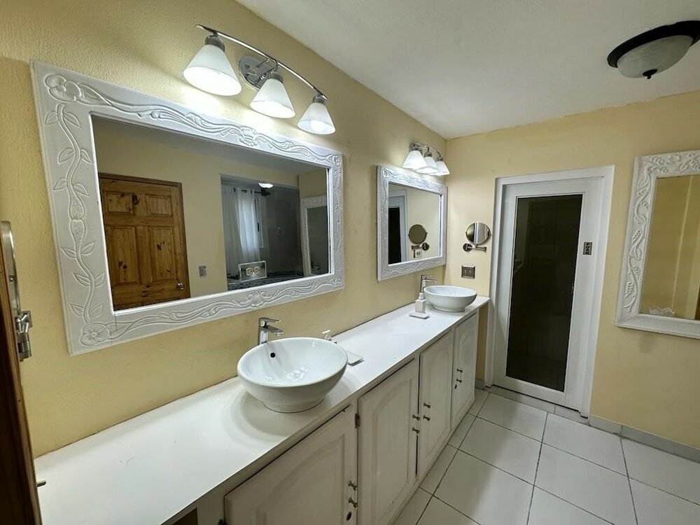 Фото PC Entreprises Guest House