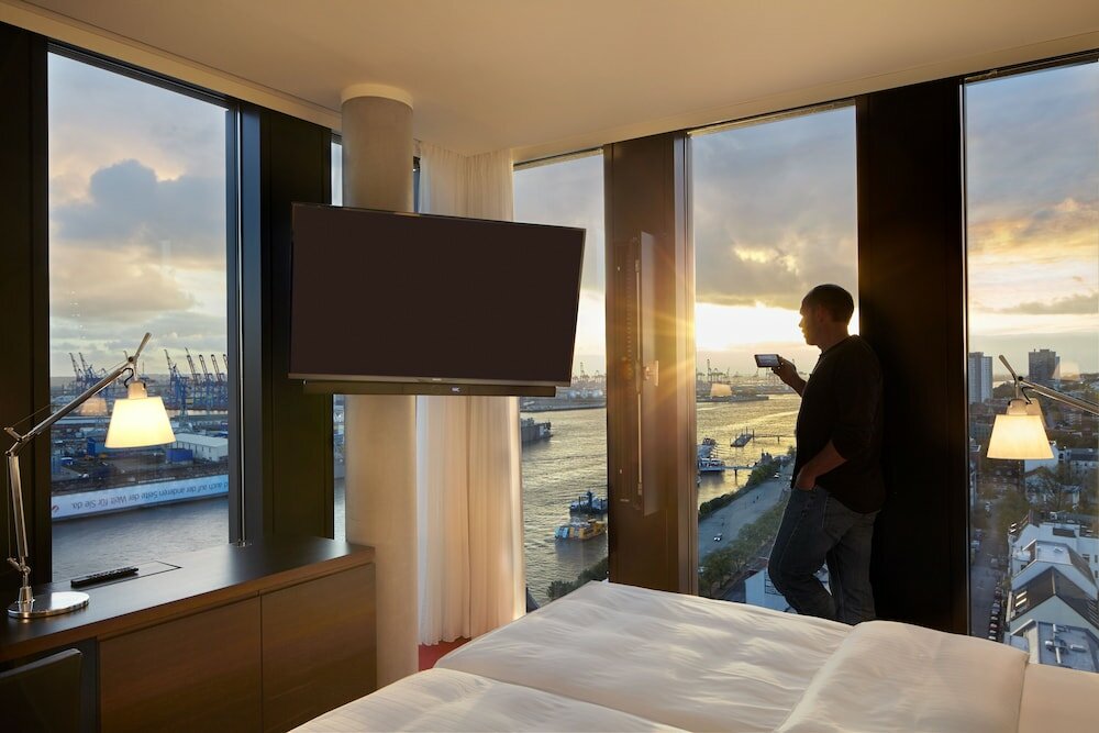 Фото Empire Riverside Hotel