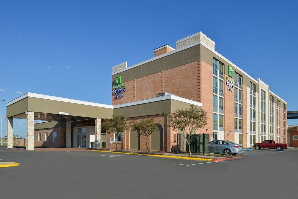 Фото Holiday Inn Express & Suites Shreveport - Downtown, an Ihg Hotel
