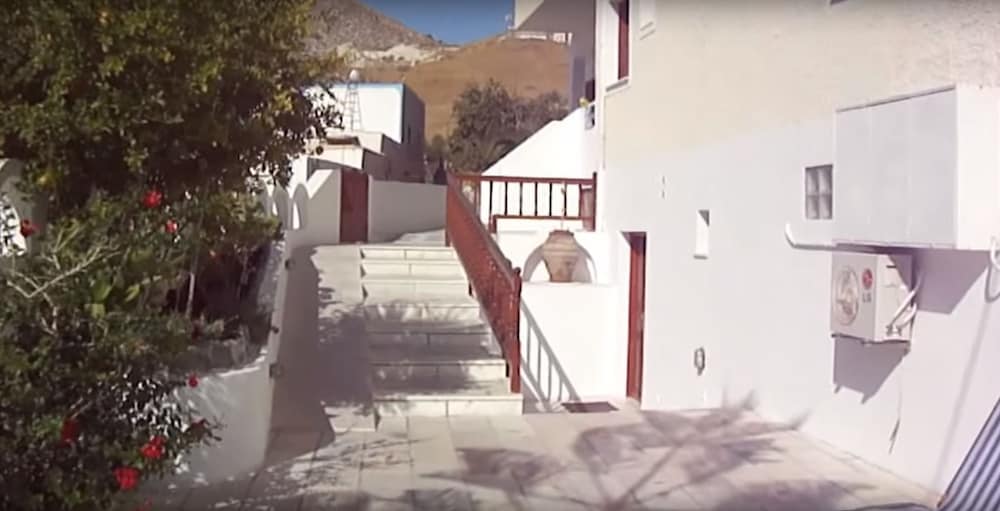 Фото Sunflower Santorini