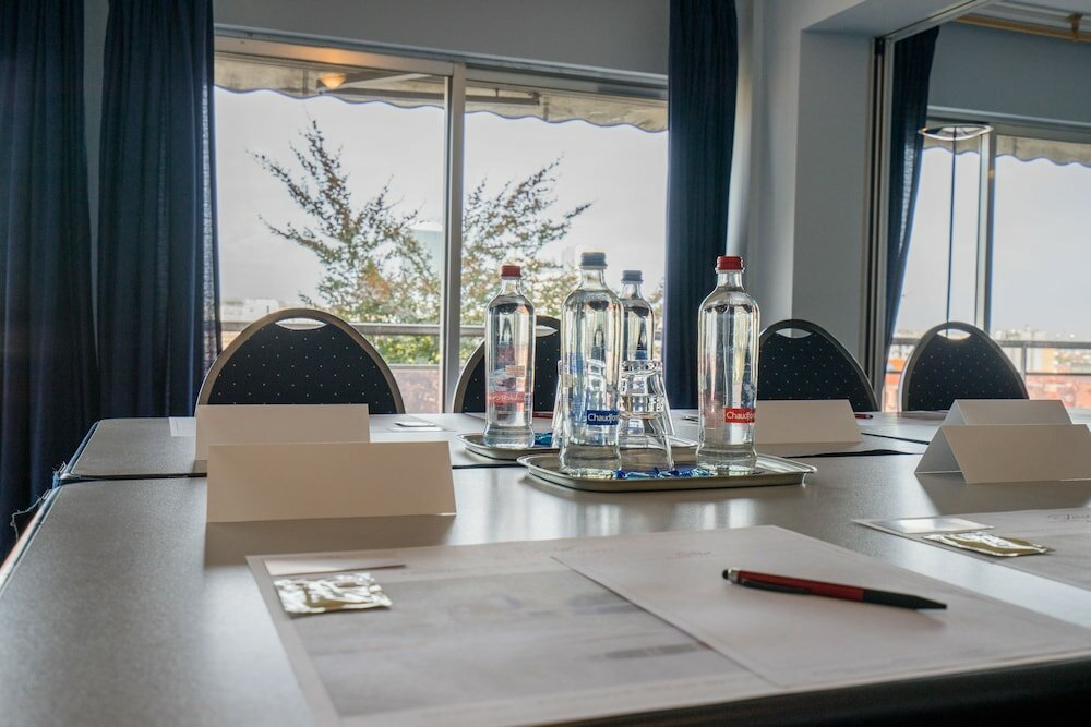 Фото First Euroflat Hotel