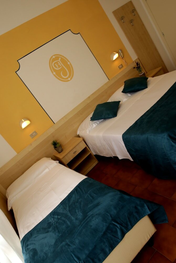 Фото New Hotel Jolie