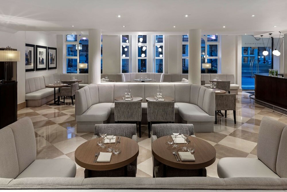 Фото Radisson Blu Hotel, London Tottenham Court Road