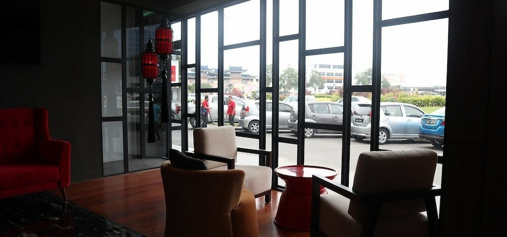 Фото Roxy Hotel Padungan