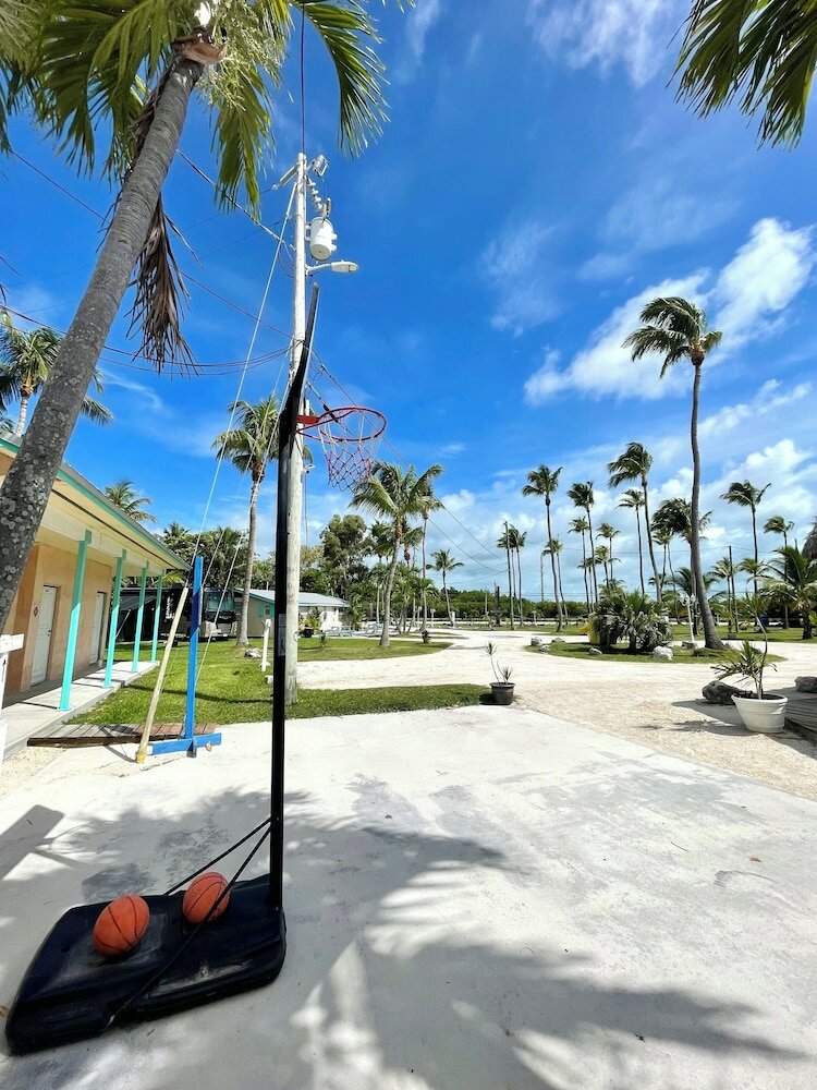 Фото Coconut Cove Resort and Marina