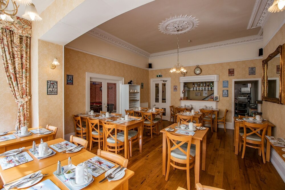 Фото Raincliffe Hotel