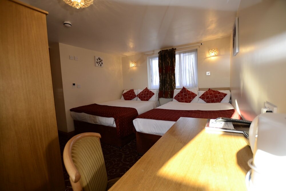 Фото Britannia Inn Hotel