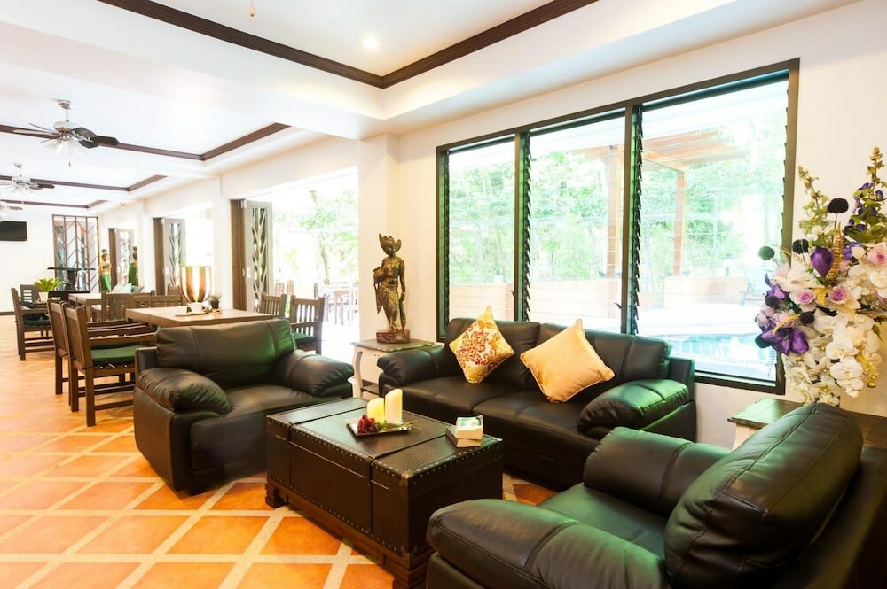 Фото Ratana Hill Patong