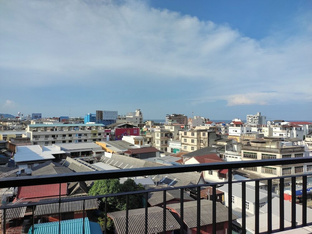 Фото Baan Manthana Hotel