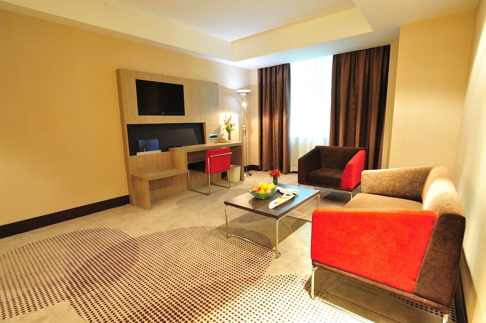 Фото Novotel Shenzhen Watergate