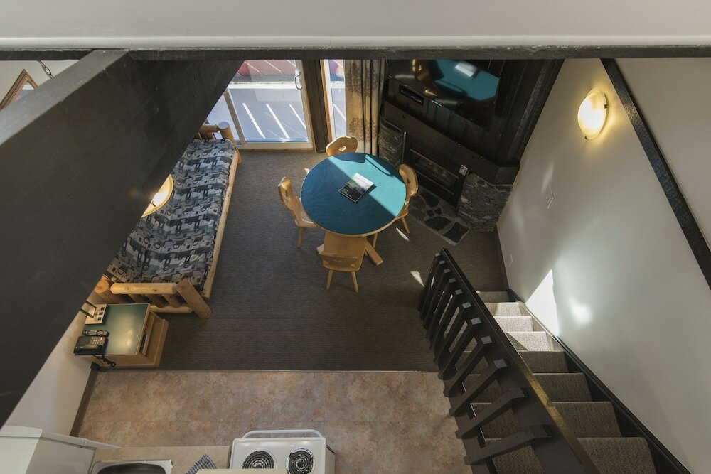 Фото Rocky Mountain Ski Lodge