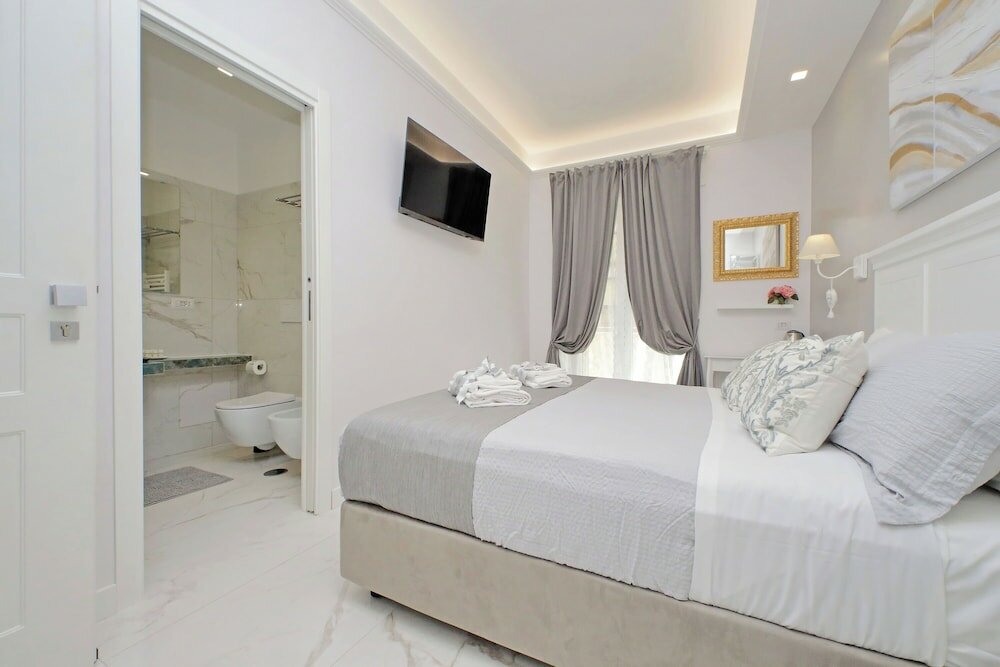 Фото Roman Holiday Charming