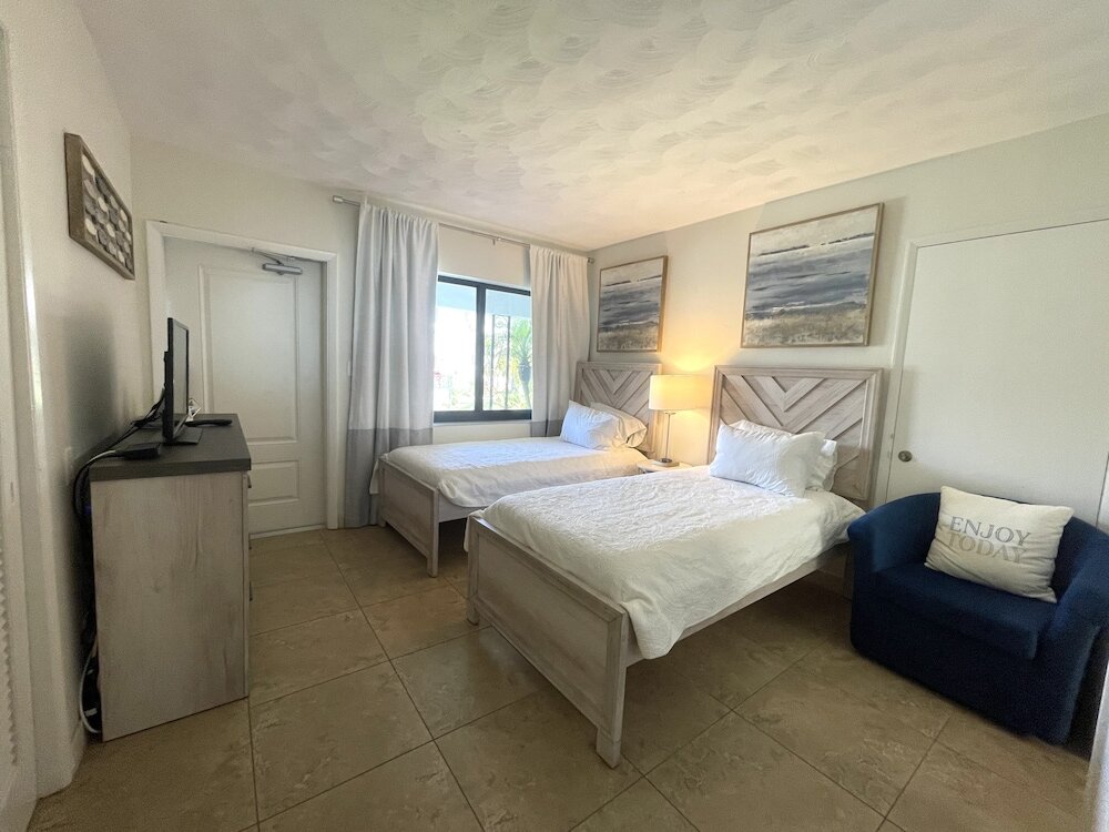 Фото Tropic Isle Beach Resort