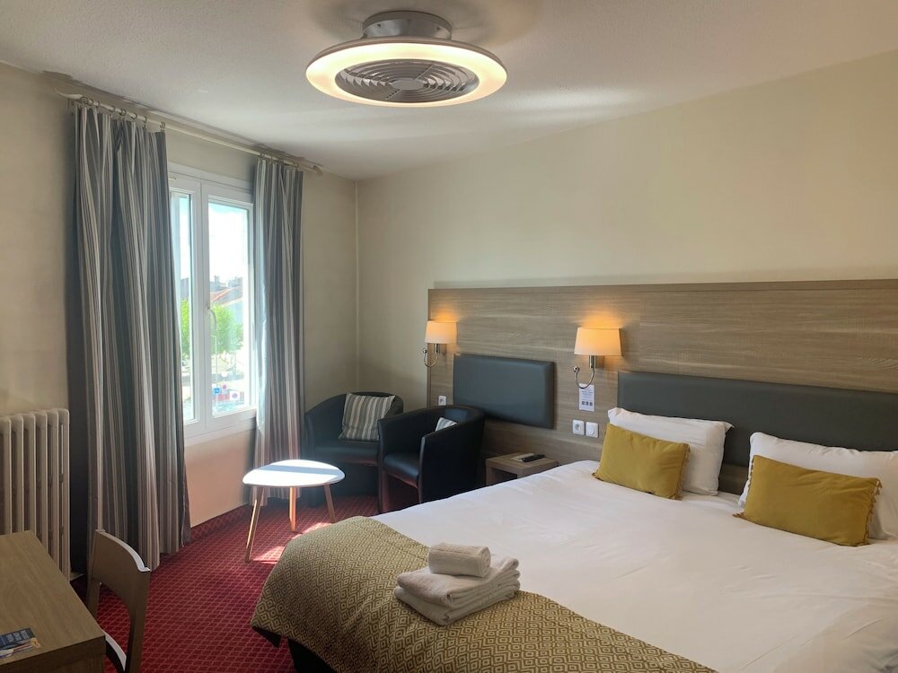 Фото Brit Hotel Bleu Nuit