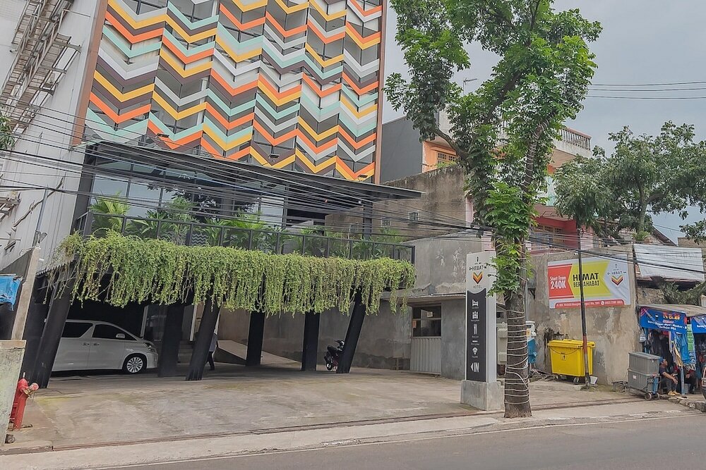 Фото RedDoorz Premium @ Hotel Hebat