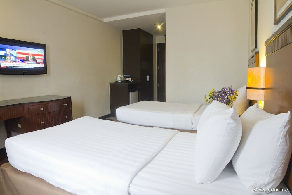 Фото Fersal Hotel Neptune Makati