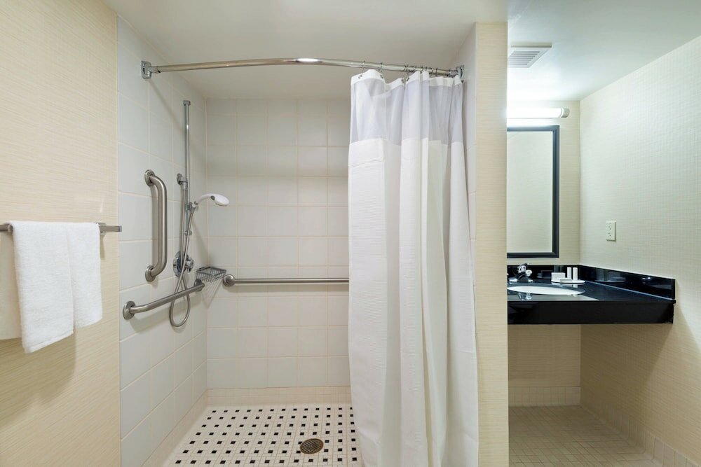 Фото Fairfield Inn & Suites by Marriott Louisville Downtown