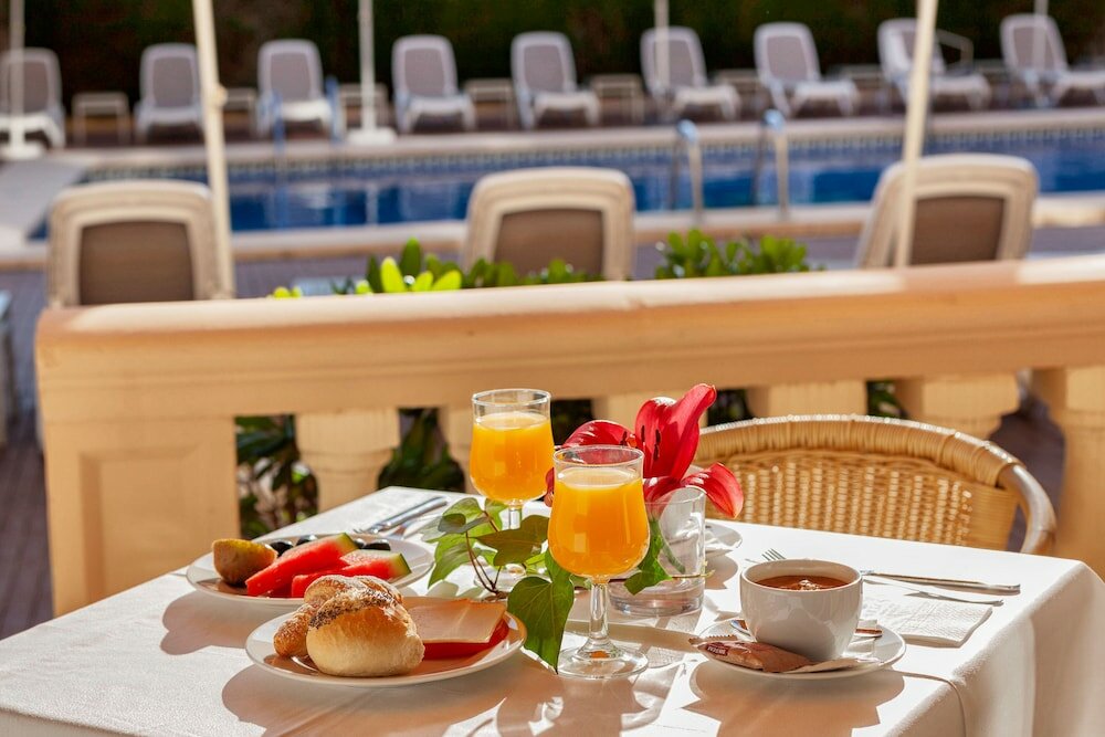 Фото Hotel Amoros