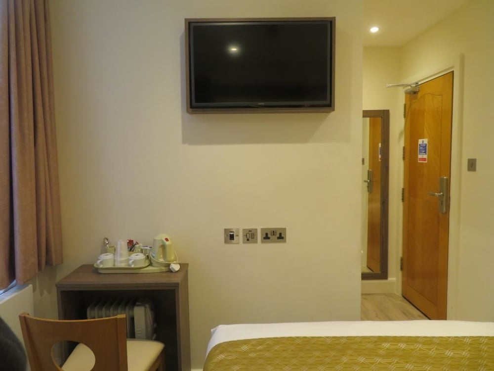 Фото Glendale Hyde Park Hotel