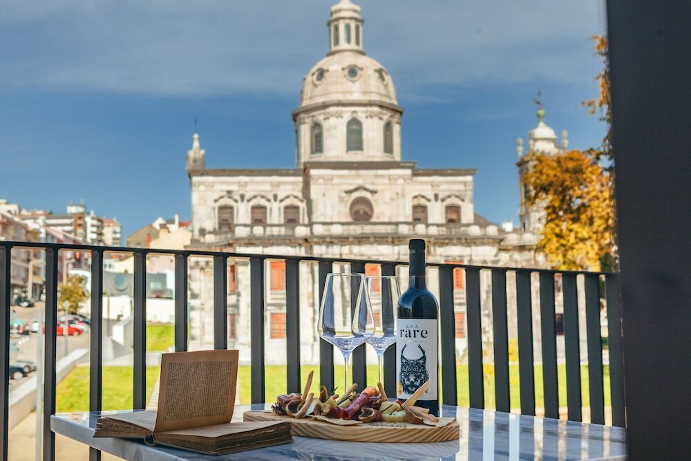 Фото Wine & Books Lisboa Hotel