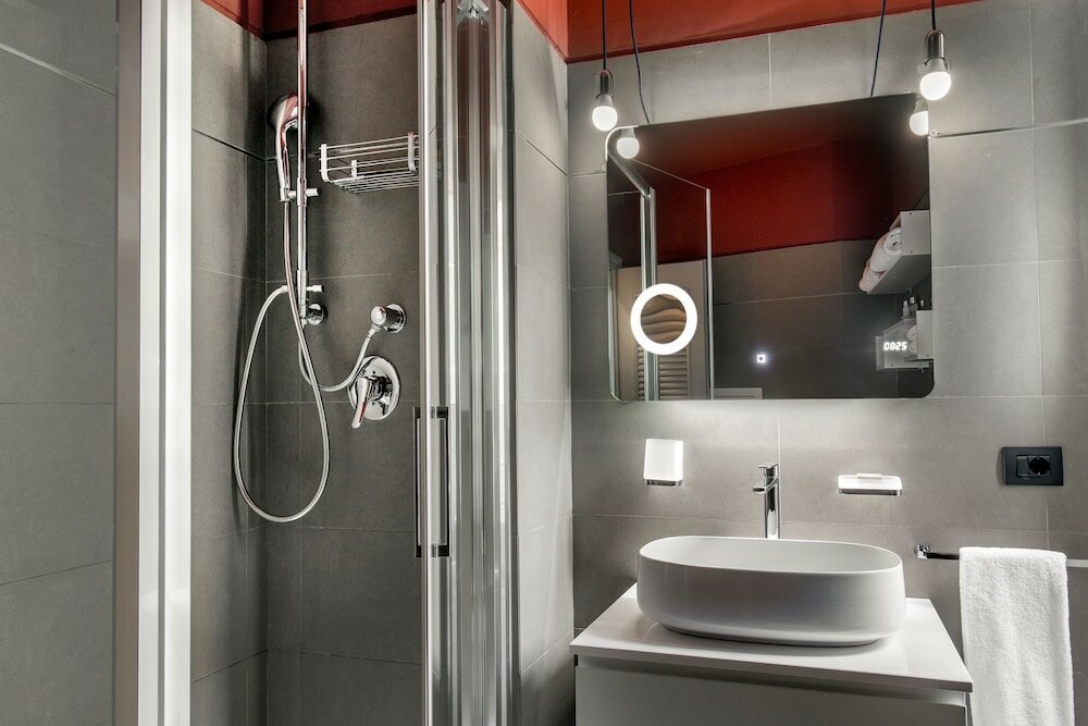 Фото Montenapoleone Suites