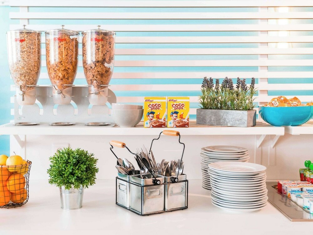 Фото ibis Styles Marseille Centre Prado Place Castellane