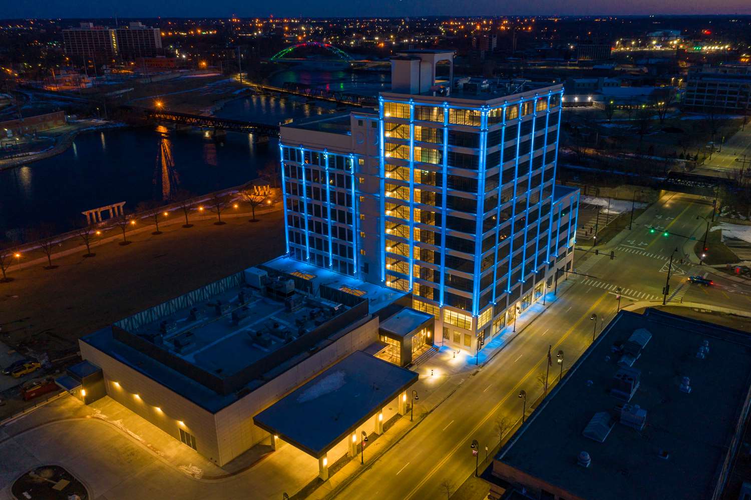 Фото Embassy Suites by Hilton Rockford Riverfront