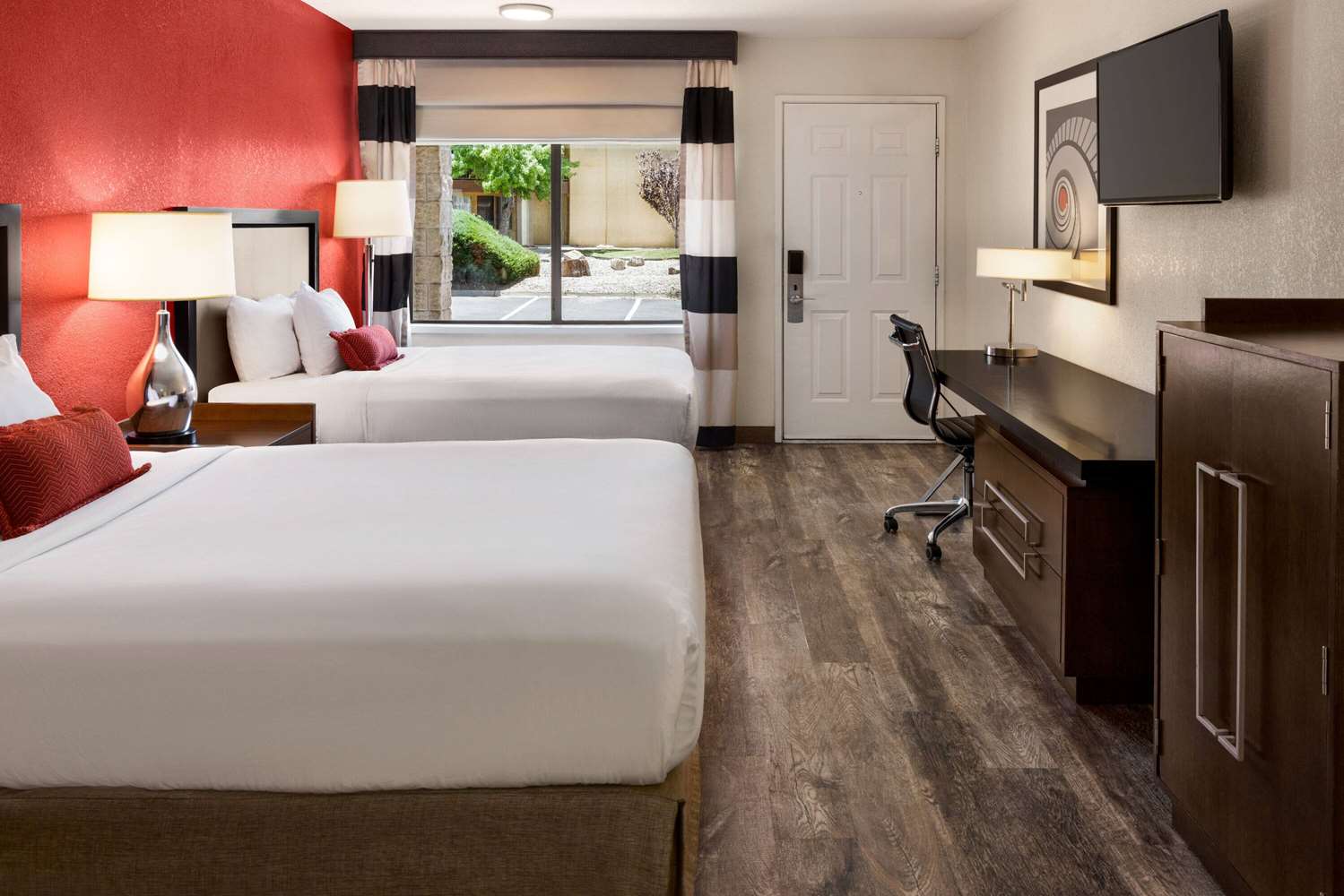 Фото Ramada by Wyndham Albuquerque Airport