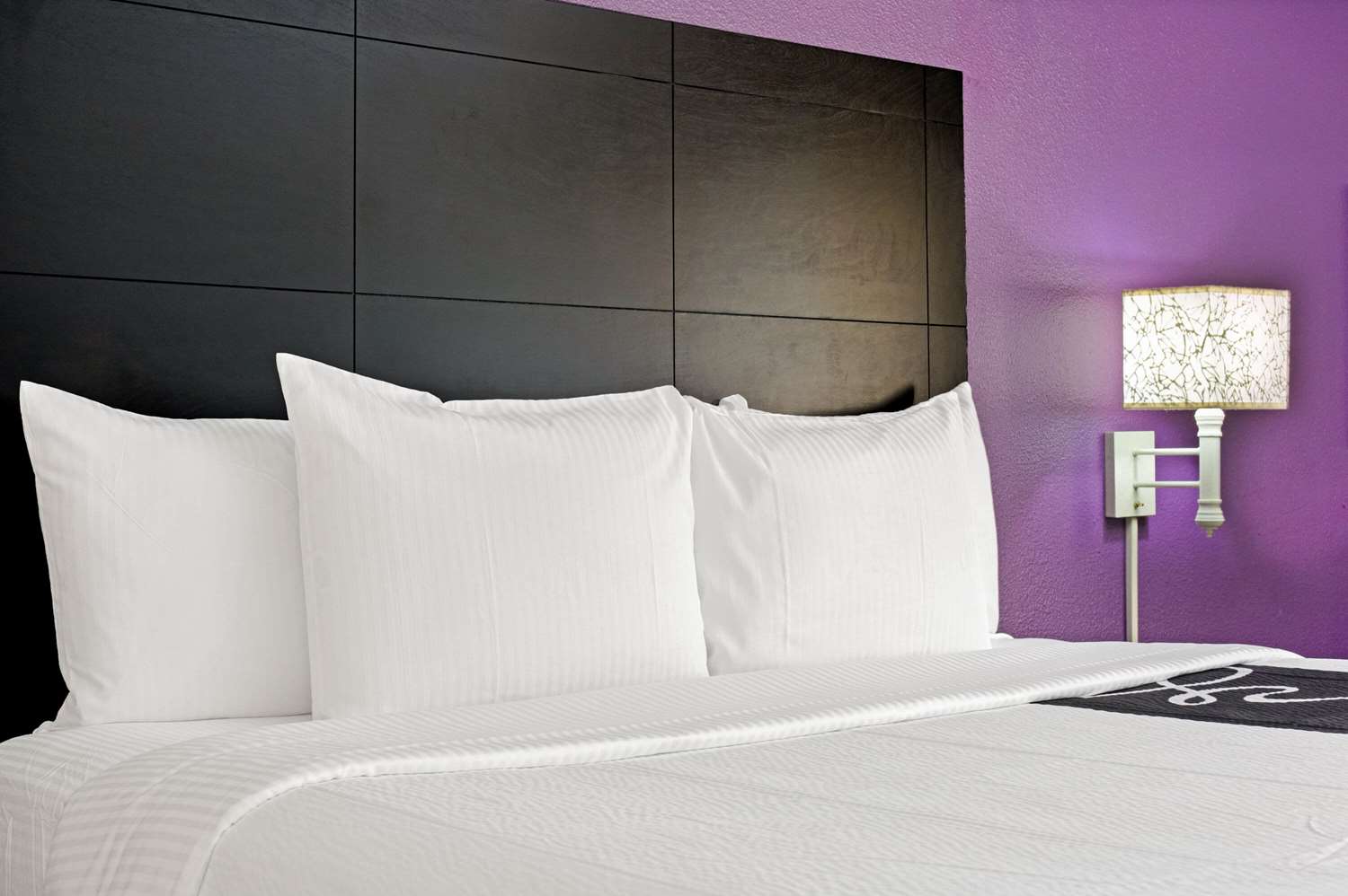 Фото La Quinta Inn & Suites by Wyndham Miami Airport East