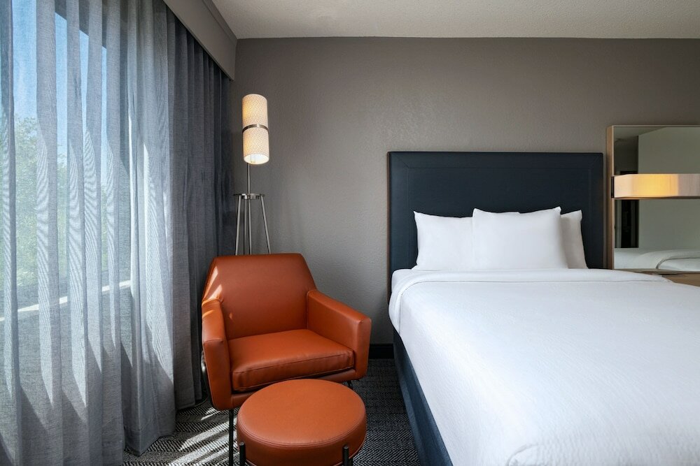 Фото Courtyard by Marriott Austin The Domain Area