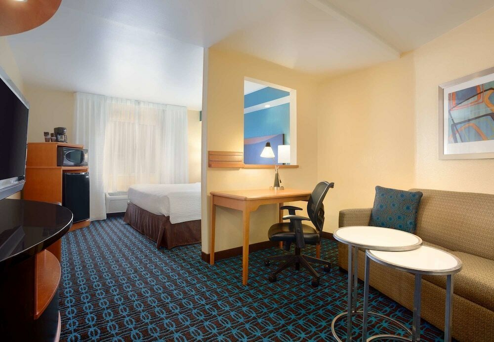 Фото Fairfield Inn & Suites Houston Energy Corridor/Katy Freeway