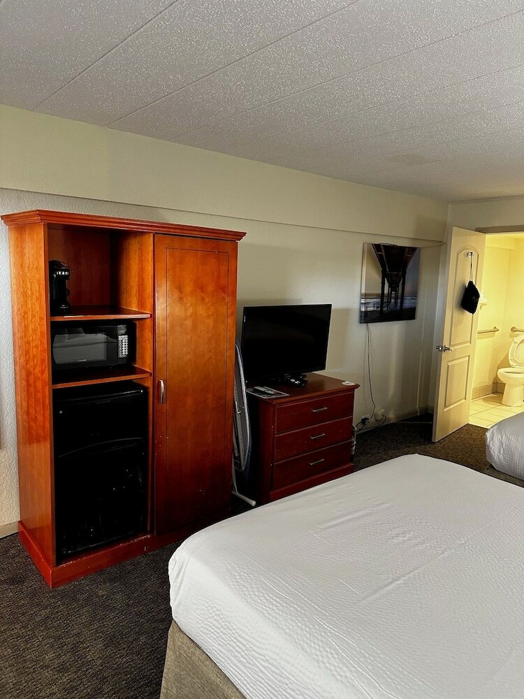 Фото Ramada by Wyndham Virginia Beach