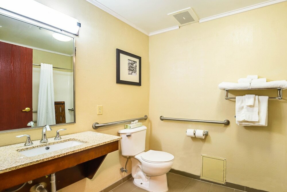 Фото Comfort Inn And Suites