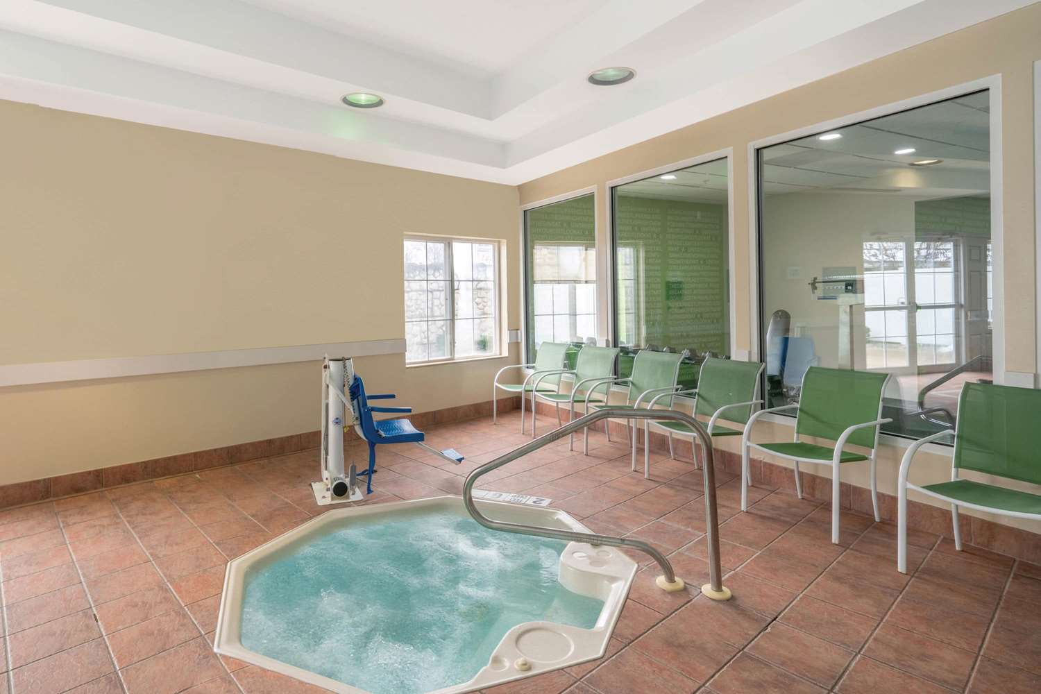 Фото La Quinta Inn & Suites by Wyndham Latham Albany Airport