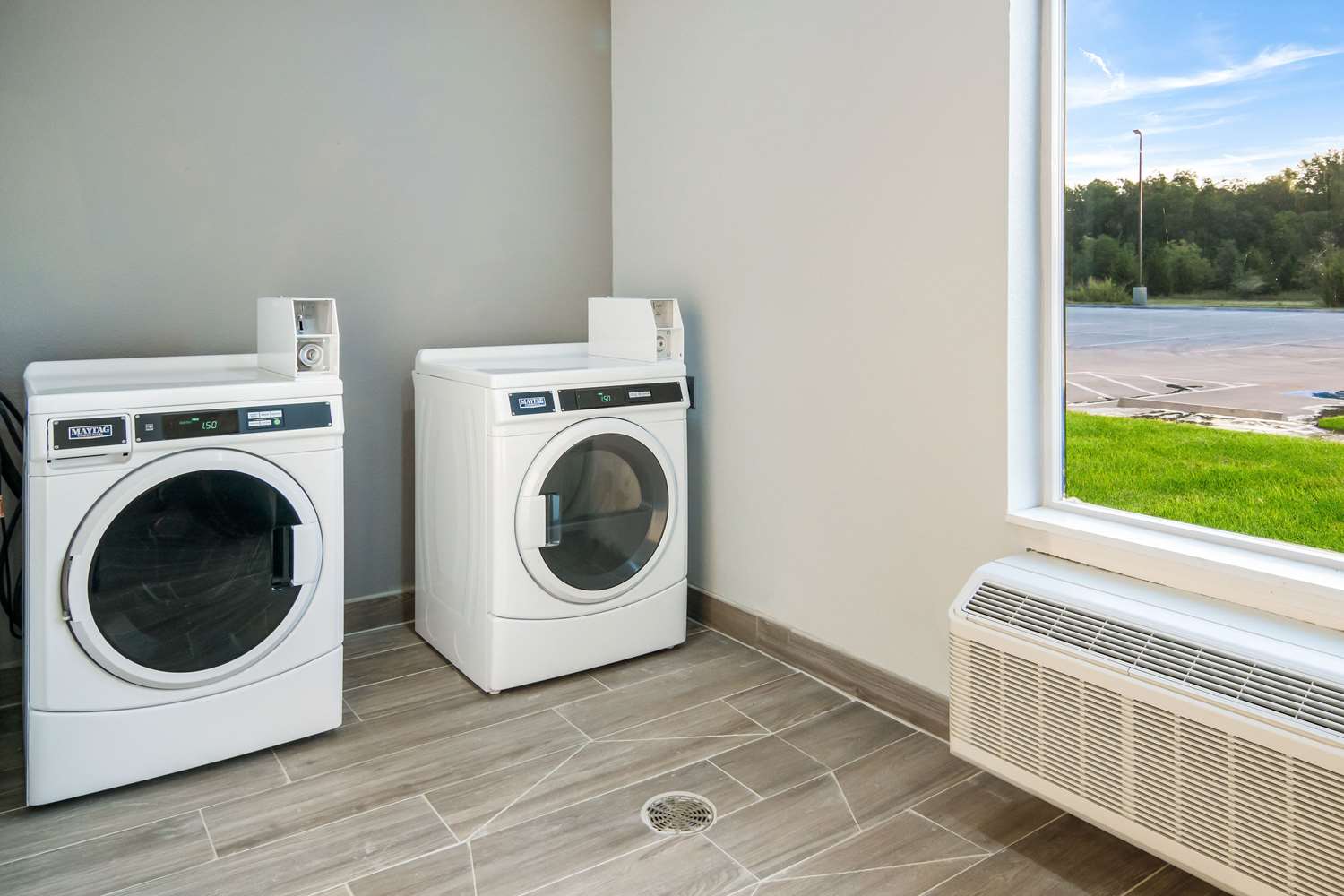 Фото Comfort Suites DeSoto Dallas South