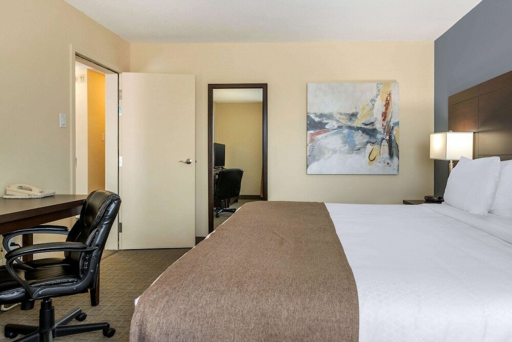 Фото Quality Inn & Suites Bathurst