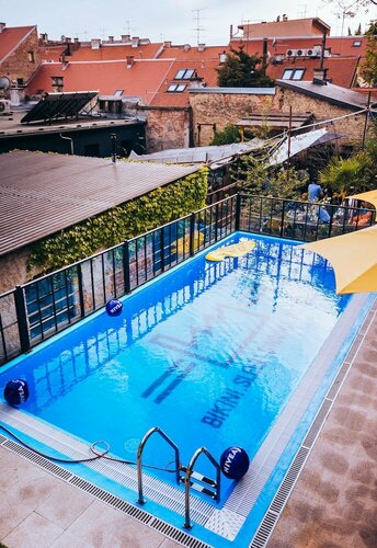 Гостиница Swanky Mint hostel в Загребе