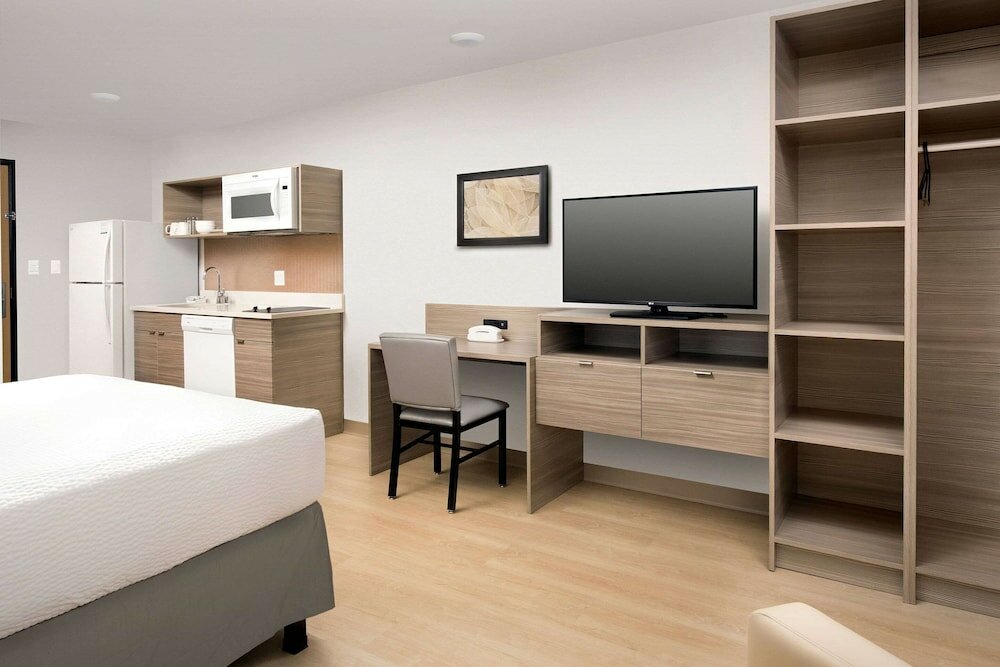 Фото WoodSpring Suites Seattle Redmond