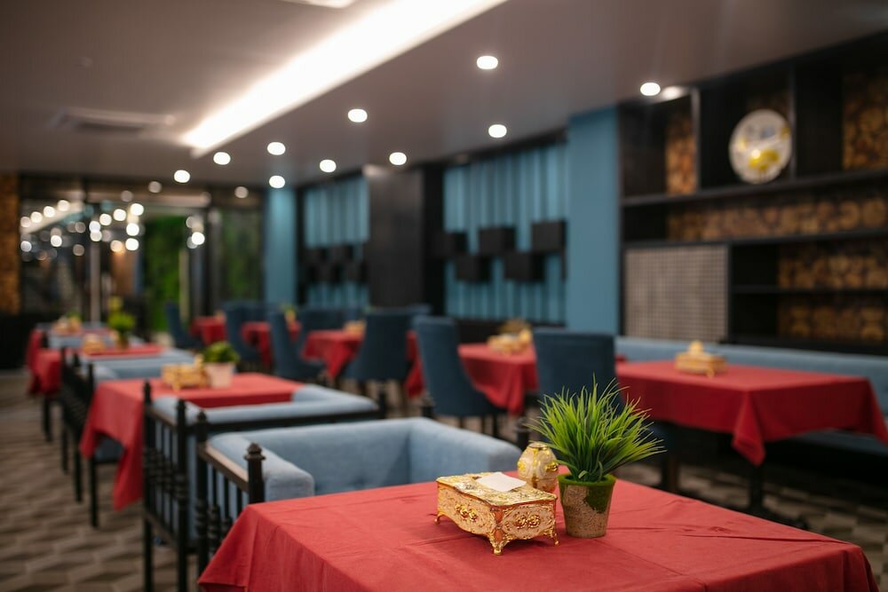 Фото Azalea Parkview Hotel