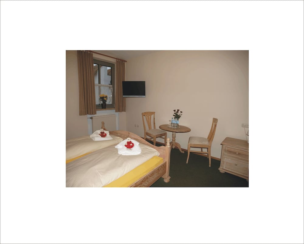 Фото Hotel-Restaurant Kastanienhof Lauingen