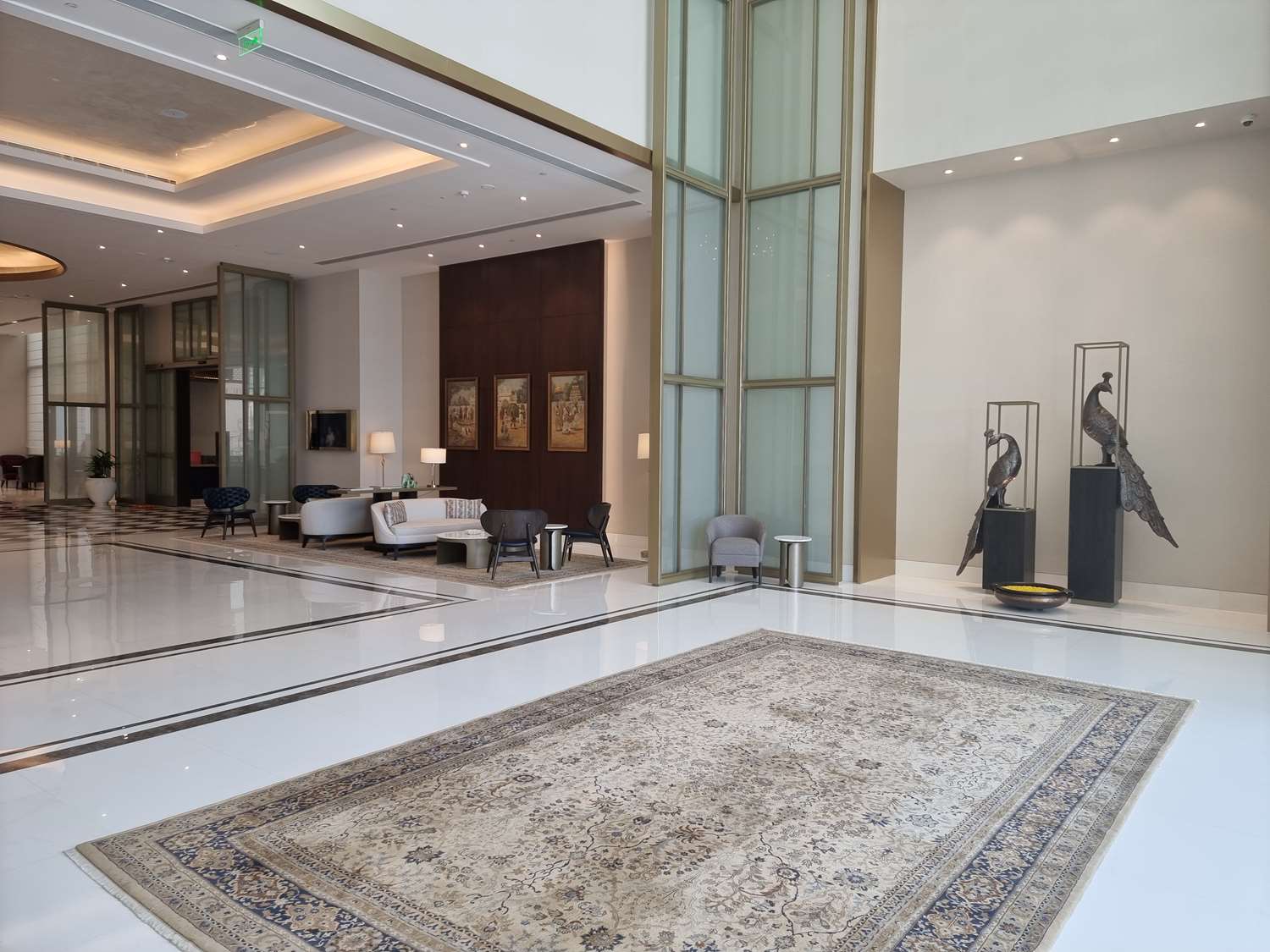 Фото The Leela Bhartiya City Bengaluru