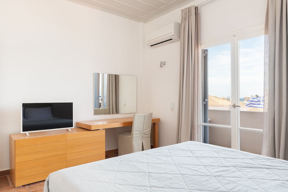 Фото Hotel Roumani