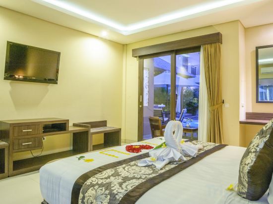 Фото D'Penjor Seminyak Hotel