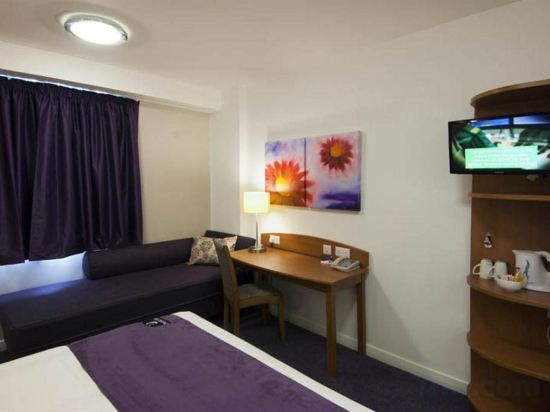 Фото Premier Inn London Stratford