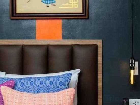 Фото Unwnd Flats Makati