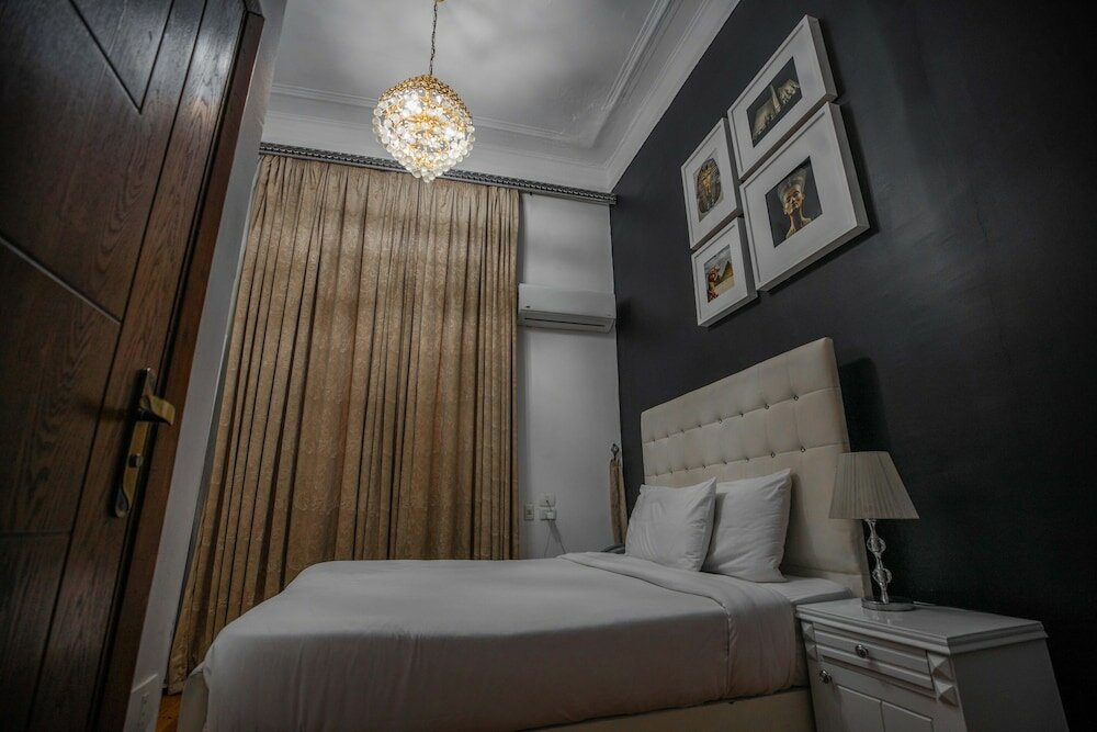 Фото The Square Boutique Hotel