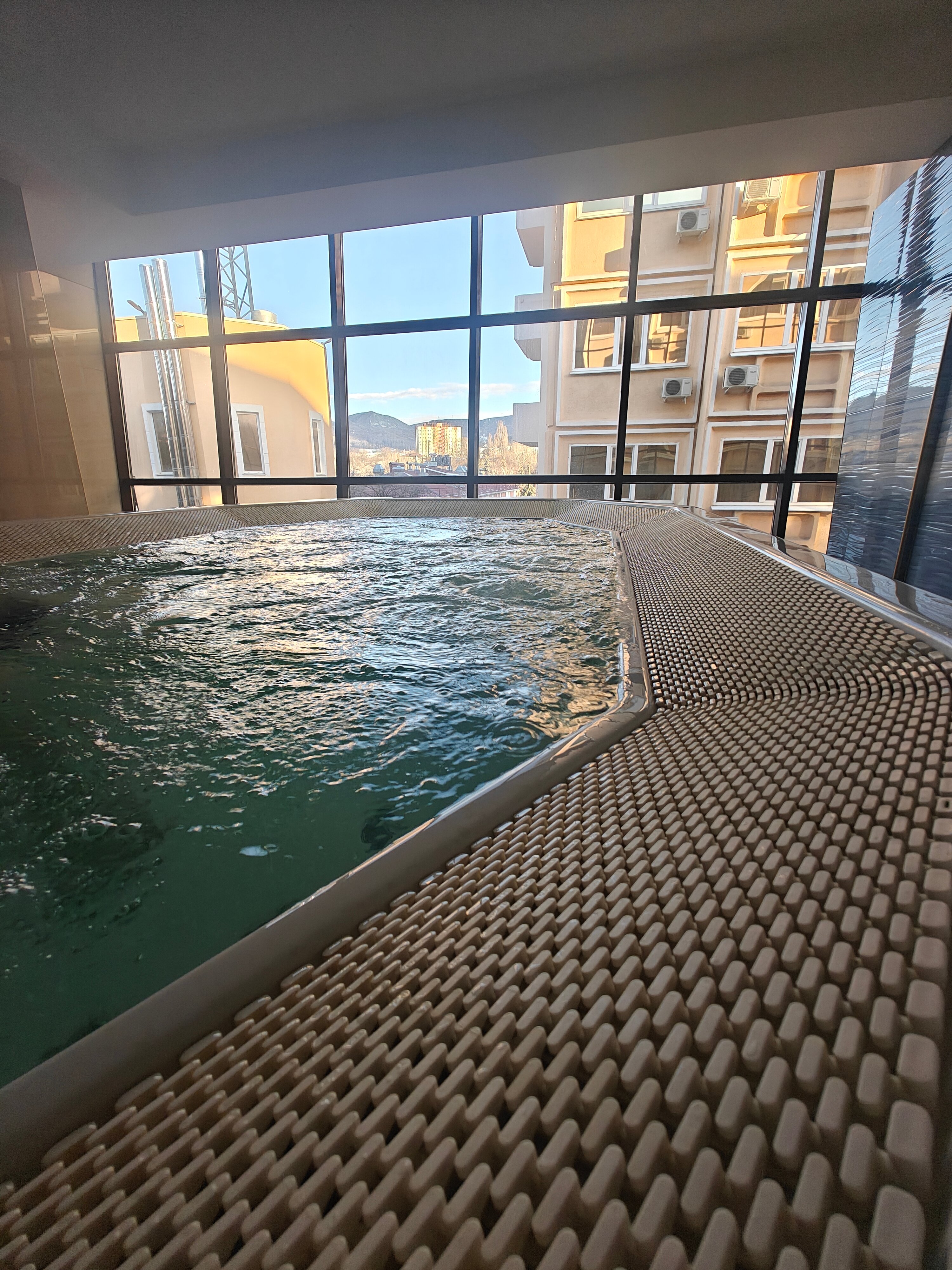 Фото Солнечный