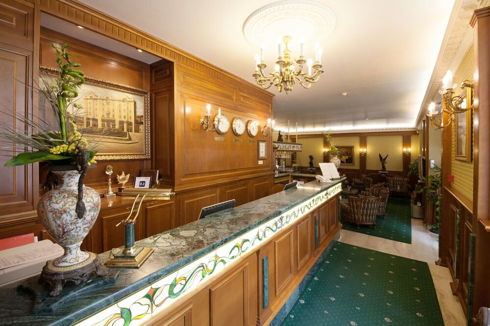 Фото Grand Hotel London