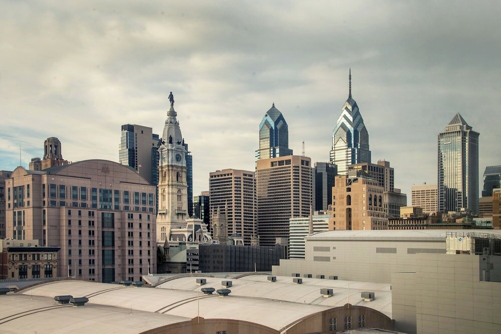 Фото Four Points by Sheraton Philadelphia City Center